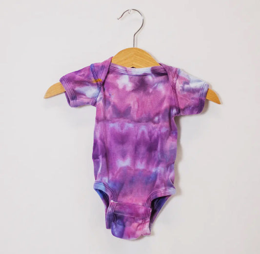 Ice-Dyed Baby Rib Bodysuit in Ultraviolet