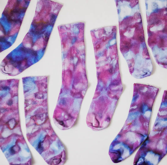 Ice-Dyed Kid Socks in Ultraviolet
